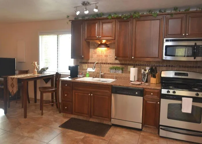 Dom wakacyjny 1 Bdr Guest In Oro Valley! Mtn Views, Hot Tub *