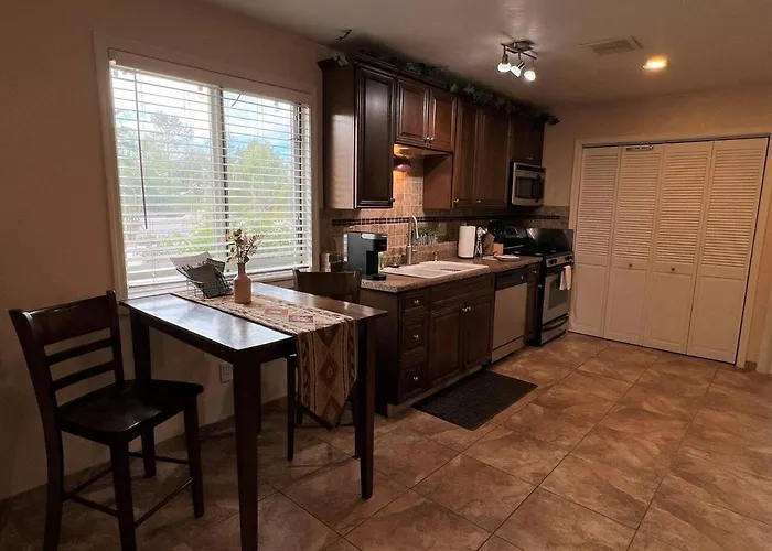 1 Bdr Guest In Oro Valley! Mtn Views, Hot Tub