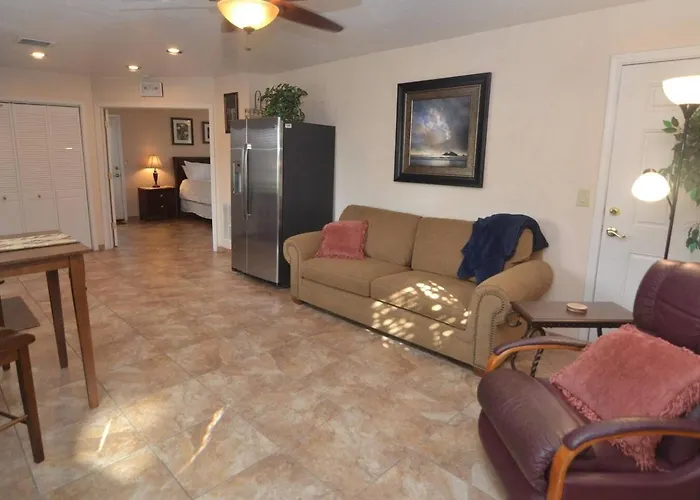 1 Bdr Guest In Oro Valley! Mtn Views, Hot Tub Oro Valley