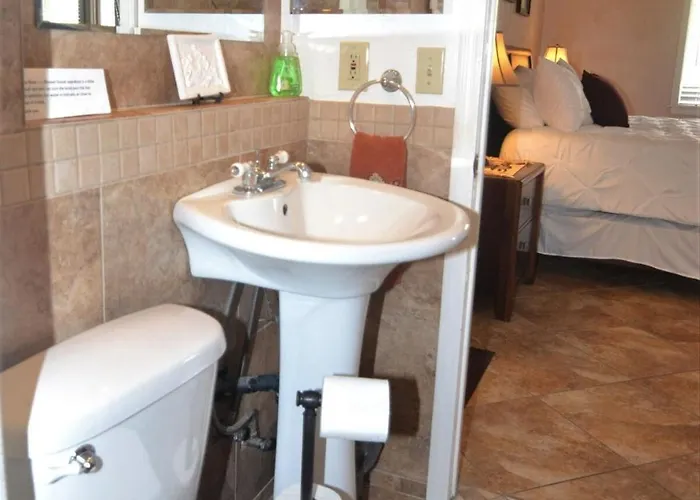 1 Bdr Guest In Oro Valley! Mtn Views, Hot Tub Oro Valley